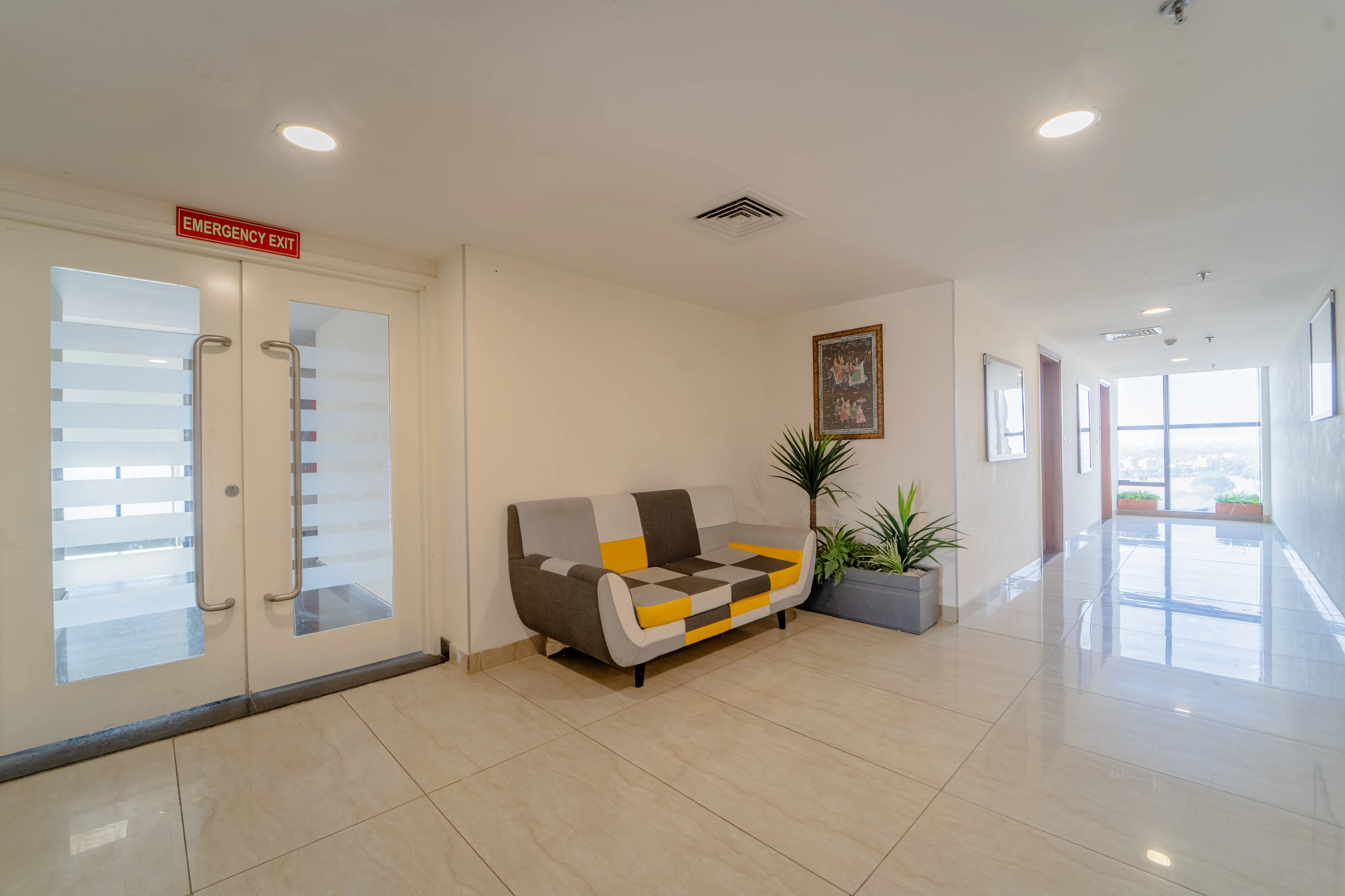 Veeva Hotels Corridor 1