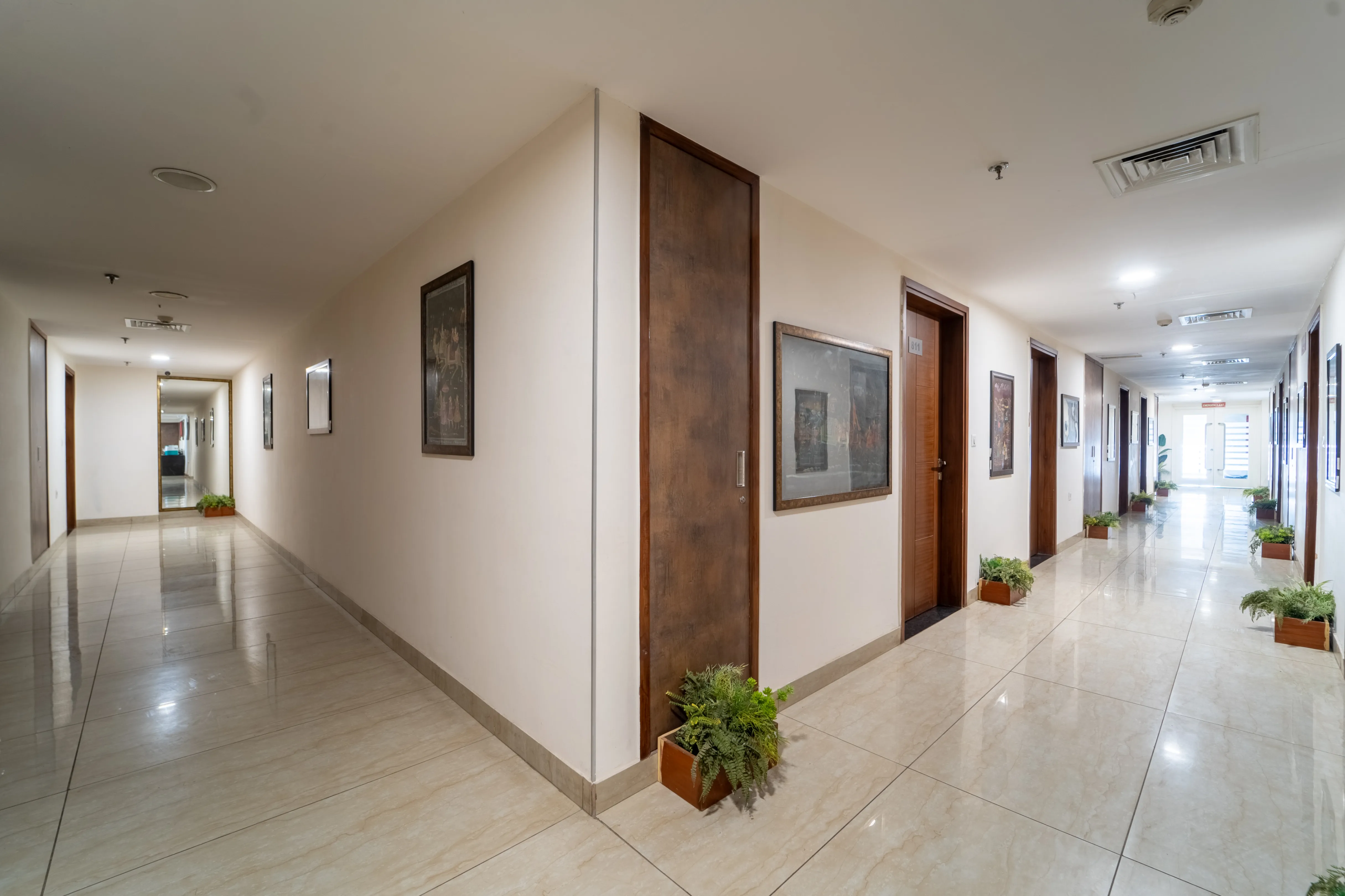 Veeva Hotels Corridor 2